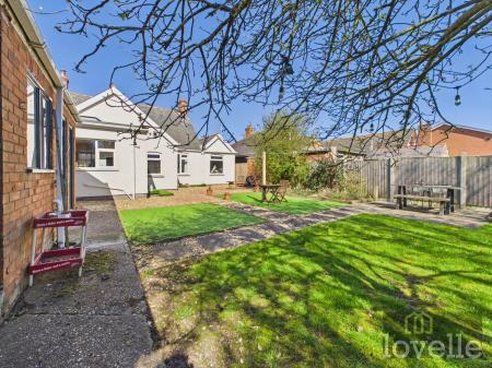 3 bedroom Detached bungalow for sale in Golf Road, Mablethorpe, LN12