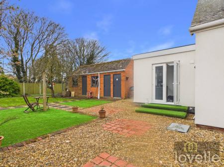 3 bedroom Detached bungalow for sale in Golf Road, Mablethorpe, LN12