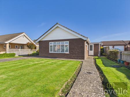 2 bedroom Detached bungalow for sale in Sandilands Close, Sandilands, LN12