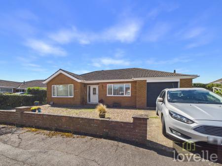 2 bedroom Bungalow for sale in Coles Avenue, Alford, LN13