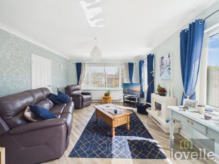 2 bedroom Bungalow for sale in Coles Avenue, Alford, LN13