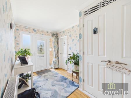 2 bedroom Bungalow for sale in Coles Avenue, Alford, LN13