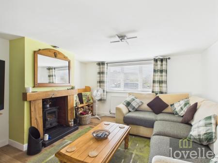 2 bedroom Semi-detached house for sale in Mumby Road, Huttoft, LN13
