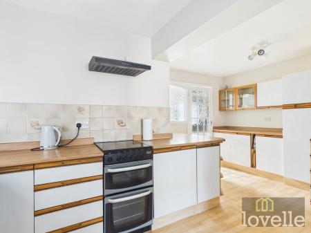 2 bedroom Detached bungalow for sale in Camelot Gardens, Sutton on Sea, LN12