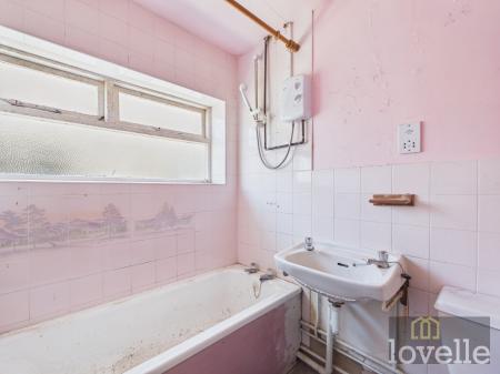 2 bedroom Semi-detached bungalow for sale in Radio St Peters, Trusthorpe, LN12