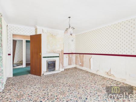 2 bedroom Semi-detached bungalow for sale in Radio St Peters, Trusthorpe, LN12