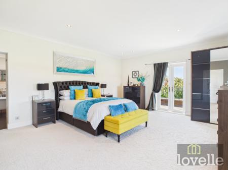 4 bedroom Detached house for sale in Main Road, Maltby le Marsh, LN13