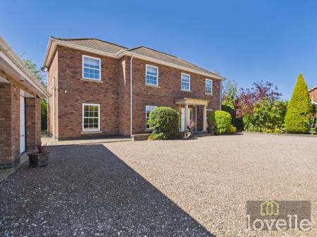 4 bedroom Detached house for sale in Main Road, Maltby le Marsh, LN13