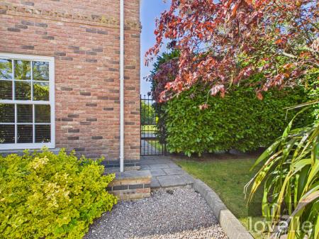 4 bedroom Detached house for sale in Main Road, Maltby le Marsh, LN13