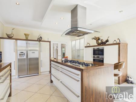 4 bedroom Detached house for sale in Main Road, Maltby le Marsh, LN13