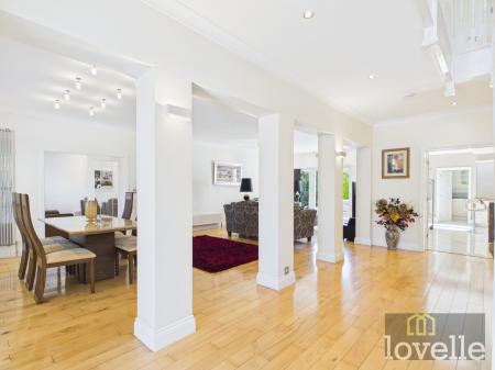 4 bedroom Detached house for sale in Main Road, Maltby le Marsh, LN13