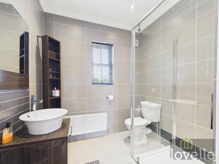 4 bedroom Detached house for sale in Main Road, Maltby le Marsh, LN13