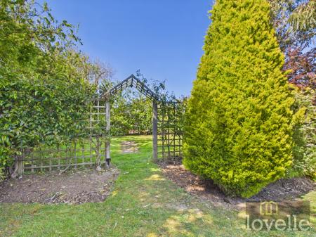 4 bedroom Detached house for sale in Main Road, Maltby le Marsh, LN13