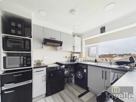 2 bedroom Flat for sale in Barton Court Seaholme Road, Mablethorpe, LN12