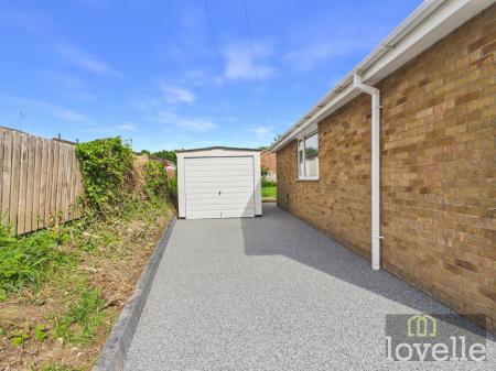 3 bedroom Detached bungalow for sale in Holywell Road, Alford, LN13