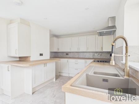 3 bedroom Detached bungalow for sale in Holywell Road, Alford, LN13