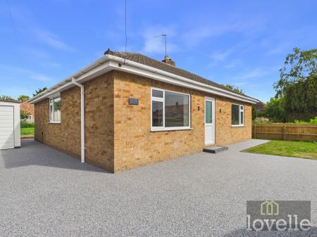 3 bedroom Detached bungalow for sale in Holywell Road, Alford, LN13