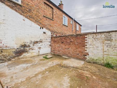 2 bedroom Terraced House to let in Lindsey Court, Horncastle, LN9