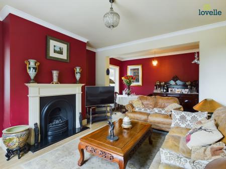 4 bedroom Detached house for sale in Caistor Road, Market Rasen, LN8