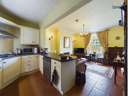 4 bedroom Detached house for sale in Caistor Road, Market Rasen, LN8