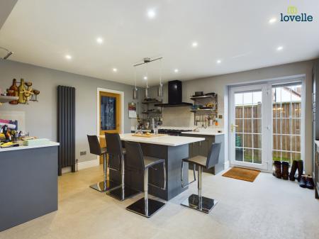 4 bedroom Detached house for sale in Homeleigh Court, Middle Rasen, LN8
