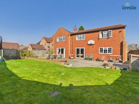 4 bedroom Detached house for sale in Homeleigh Court, Middle Rasen, LN8