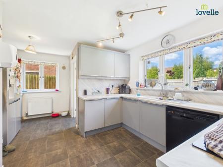 4 bedroom Detached house for sale in Kingfisher Drive, Market Rasen, LN8