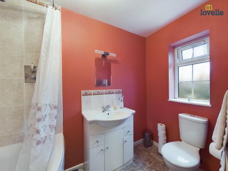 4 bedroom Detached house for sale in Lincoln Drive, Caistor, LN7