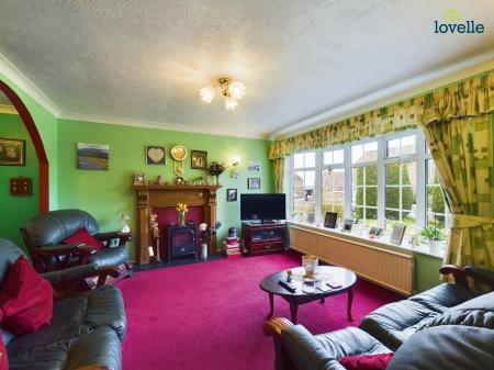 4 bedroom Detached house for sale in Lincoln Drive, Caistor, LN7