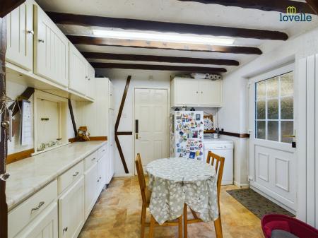 4 bedroom Detached house for sale in Lincoln Drive, Caistor, LN7