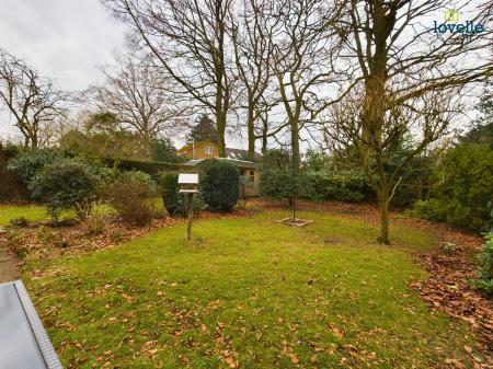 4 bedroom Detached house for sale in Lincoln Drive, Caistor, LN7