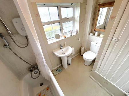 4 bedroom Detached house for sale in Lincoln Drive, Caistor, LN7