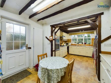 4 bedroom Detached house for sale in Lincoln Drive, Caistor, LN7