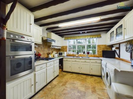 4 bedroom Detached house for sale in Lincoln Drive, Caistor, LN7