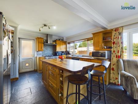 3 bedroom Detached house for sale in Manor Drive, Binbrook, LN8