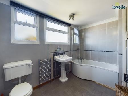 3 bedroom Detached house for sale in Manor Drive, Binbrook, LN8