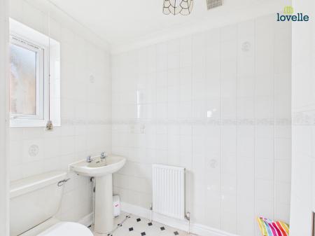 4 bedroom Detached house for sale in Meadow Drive, Binbrook, LN8