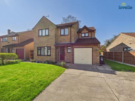 4 bedroom Detached house for sale in Meadow Drive, Binbrook, LN8