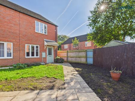 2 bedroom End of terrace house for sale in Moorhen Close, Market Rasen, LN8
