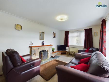 2 bedroom Semi-detached bungalow for sale in Salters Cottages, Ludford, LN8