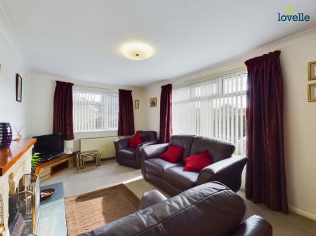 2 bedroom Semi-detached bungalow for sale in Salters Cottages, Ludford, LN8