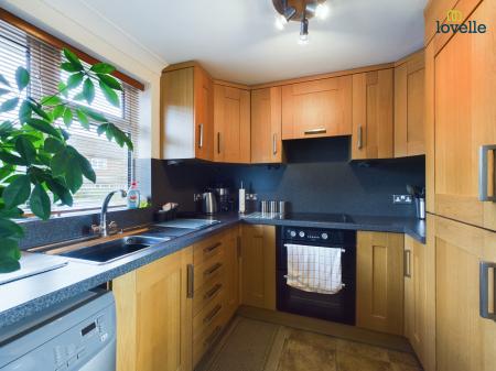 2 bedroom Semi-detached bungalow for sale in Salters Cottages, Ludford, LN8