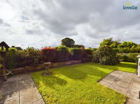 2 bedroom Semi-detached bungalow for sale in Salters Cottages, Ludford, LN8