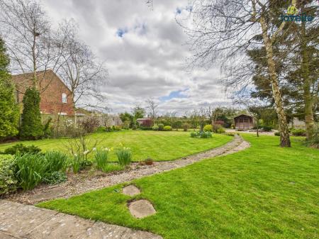 4 bedroom Detached house for sale in Springfields, Tealby, LN8