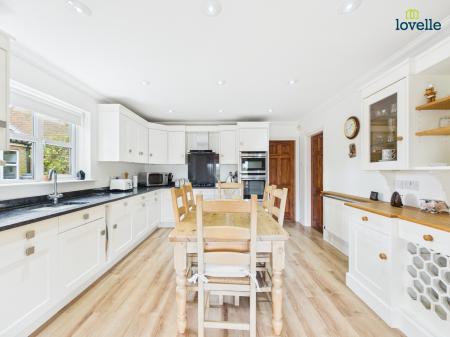 4 bedroom Detached house for sale in Springfields, Tealby, LN8