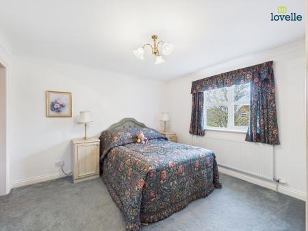 4 bedroom Detached house for sale in Springfields, Tealby, LN8