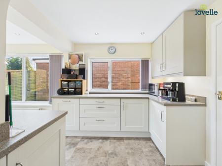 4 bedroom Detached house for sale in Lincoln Drive, Caistor, LN7