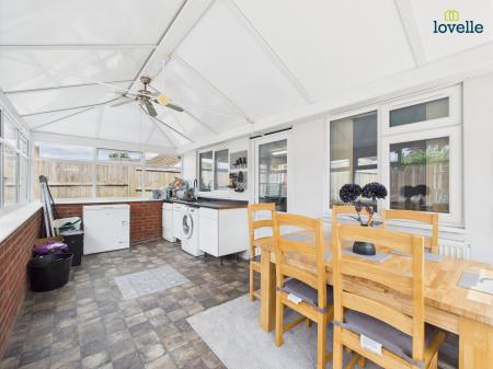 4 bedroom Detached house for sale in Dovecote, Middle Rasen, LN8