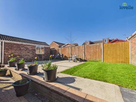 4 bedroom Detached house for sale in Dovecote, Middle Rasen, LN8