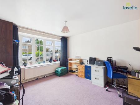 4 bedroom Detached house for sale in Dovecote, Middle Rasen, LN8